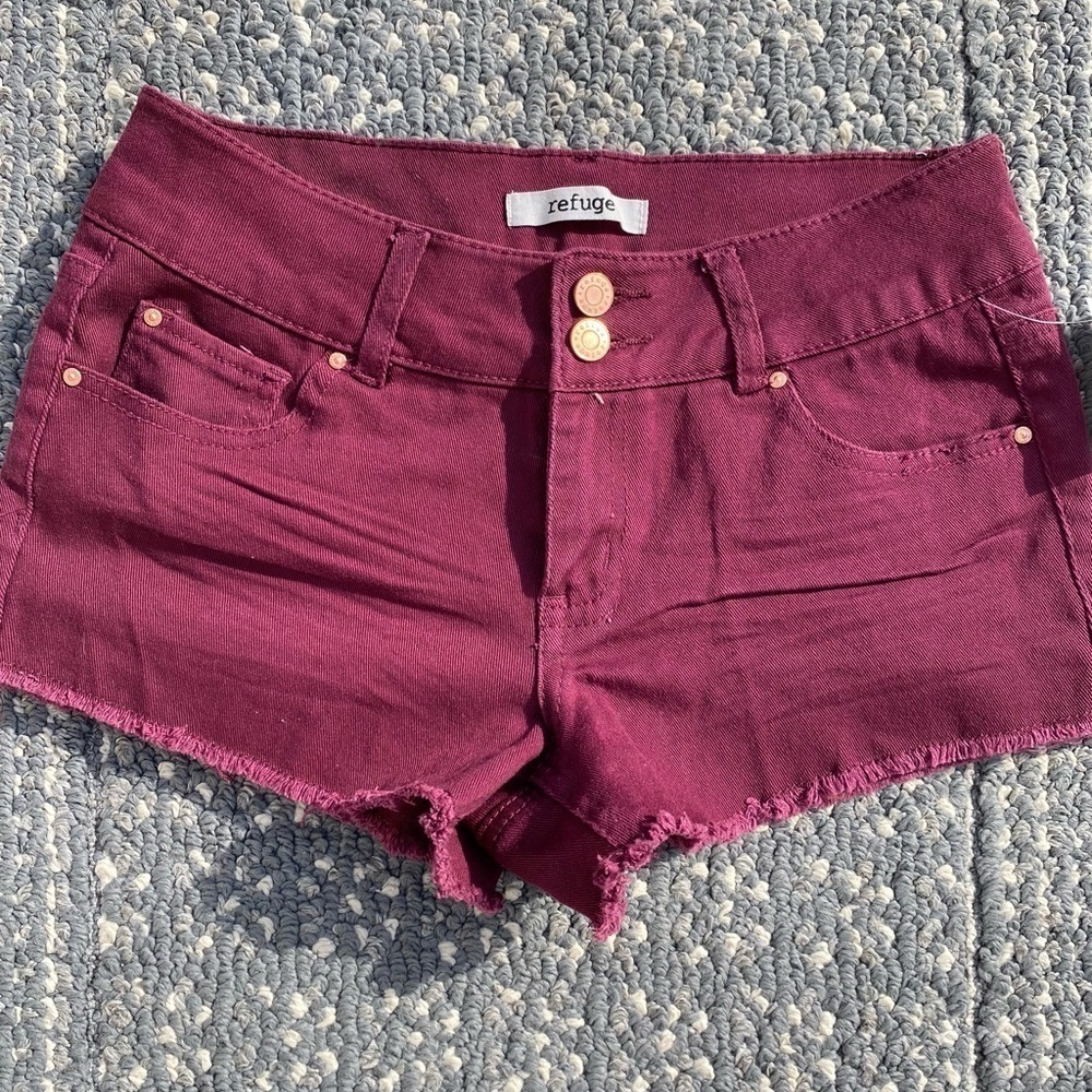 NWT. Mid rise shorts.​